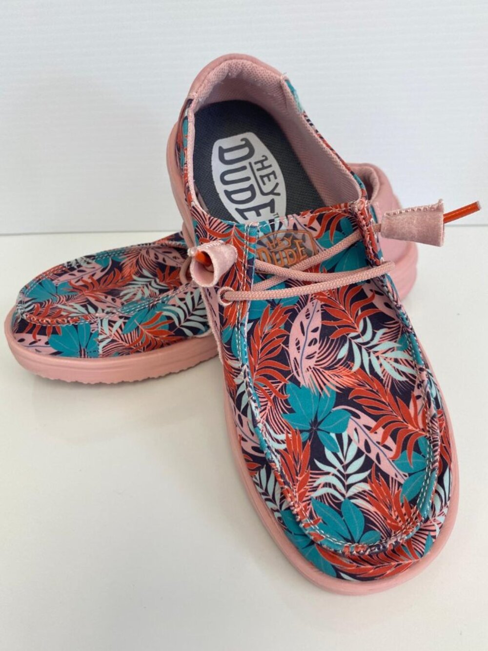 HEY DUDE Wendy H2O Floridian Women’s Slip-On Shoes – Size 6